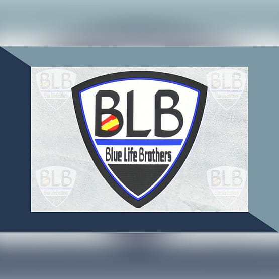 Parche Policía Blue Life Brothers de PVC con velcro y tapa trasera.